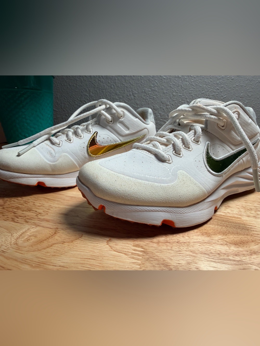 Women’s Nike Alpha Huarache Elite 2 Softball Turfs Size 6 - Picture 3 of 11